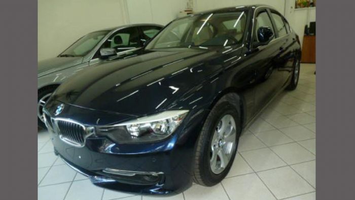 Αυτή η BMW 320i του 2014 είναι ότι πρέπει για όσους αναζητούν κύρος και οδική απόλαυση στις μετακινήσεις τους.