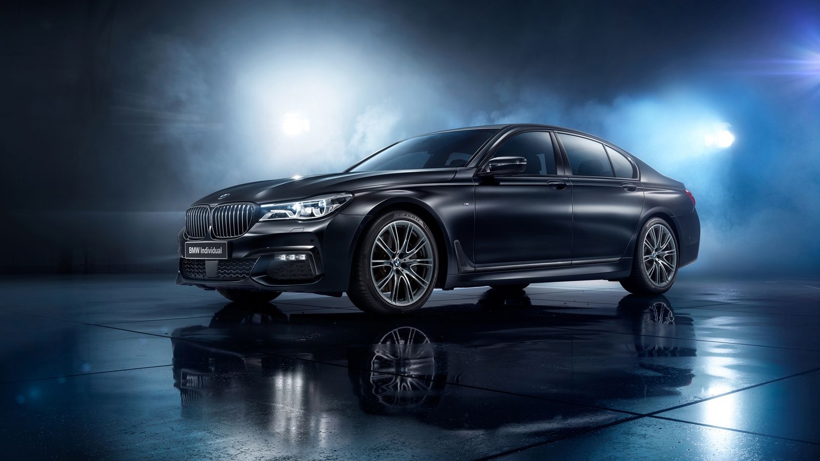 Η σπέσιαλ έκδοση για την Σειρά 7 δια χειρός BMW Individual λέγεται Black Ice και φτιάχτηκε αποκλειστικά στην αγορά της Ρωσίας.