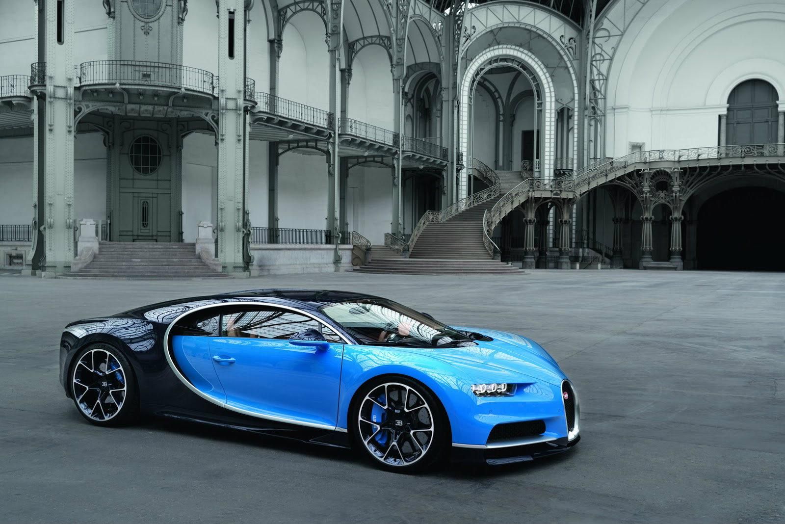 Αυτή είναι η Bugatti Chiron, ο αντικαταστάτης της Veyron η οποία πιάστηκε στα πράσα σε δημόσιο δρόμο.