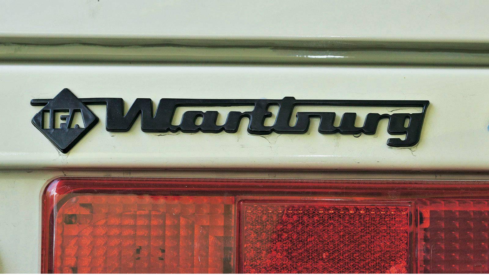 Για πολλούς ανατολικογερμανούς ήταν ένα άπιαστο όνειρο που μετά την ένωση της Γερμανίας έμοιαζε με μια τραγική φιγούρα της ανατολής.