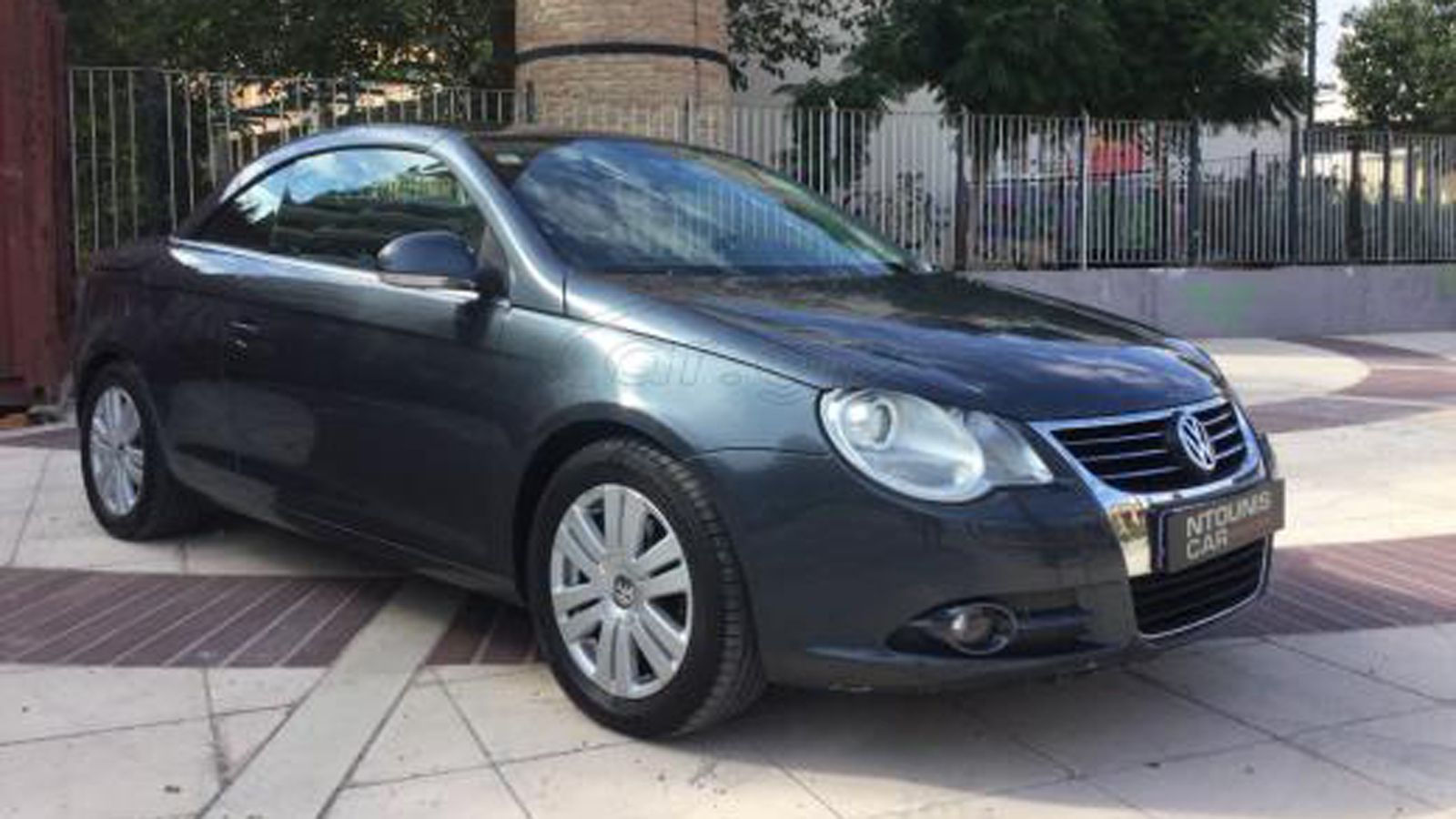 Αυτό το μεταχειρισμένο VW Eos μπορεί να σας χαρίσει μία μοναδική εμπειρία οδήγησης, καθώς μετατρέπεται από ανοικτό σε κουπέ με το πάτημα ενός κουμπιού