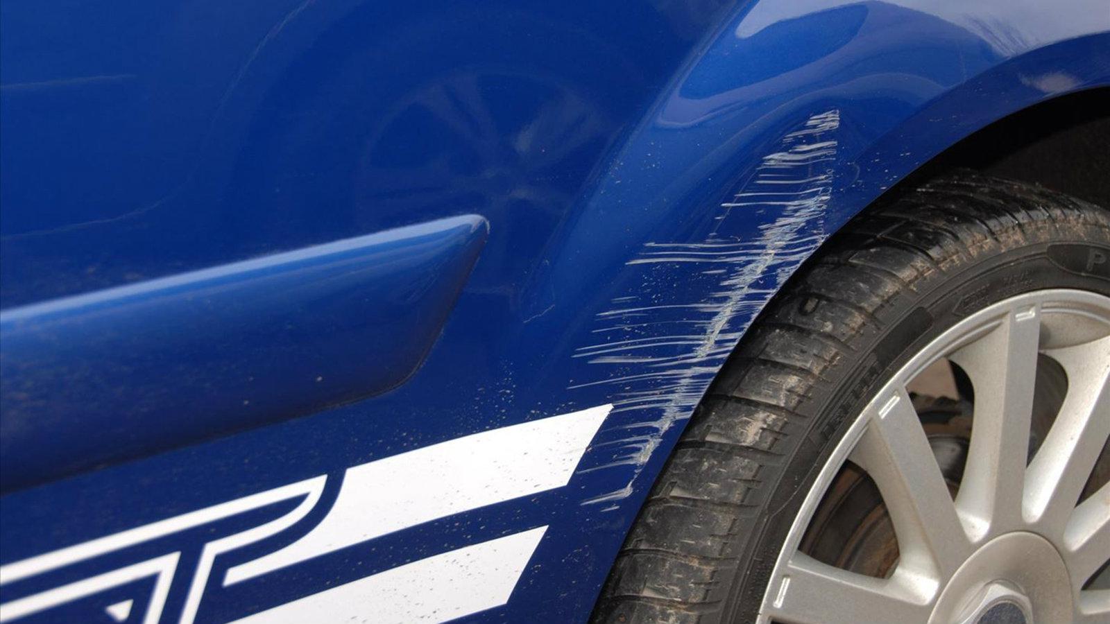 Τι καταστρέφει το χρώμα του αυτοκινήτου; Πως θα το έχετε σα καινούργιο.