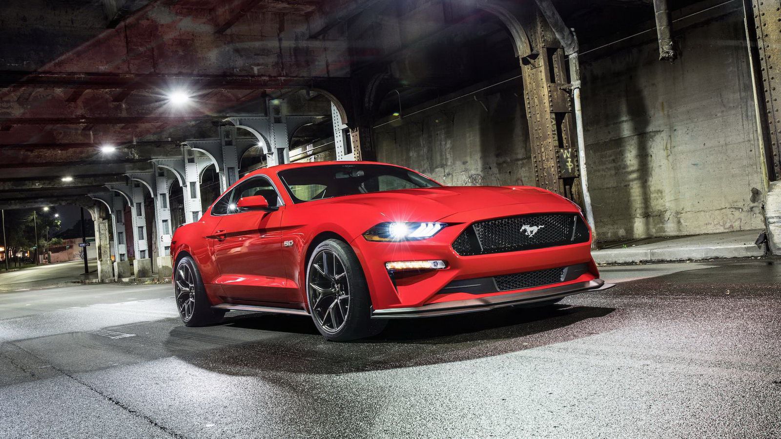 Η Ford «περιποιείται» την ανανεωμένη Mustang GT τοποθετώντας της το κιτ Performance Pack Level 2.