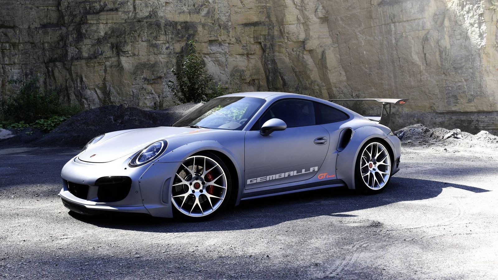 Στην έκθεση SEMA οι βελτιωτές της Gemballa παρουσιάζουν για δεύτερη φορά μια Porsche 911 Turbo με 828 ίππους, τώρα με φαρδύ body kit. Το GT Concept με