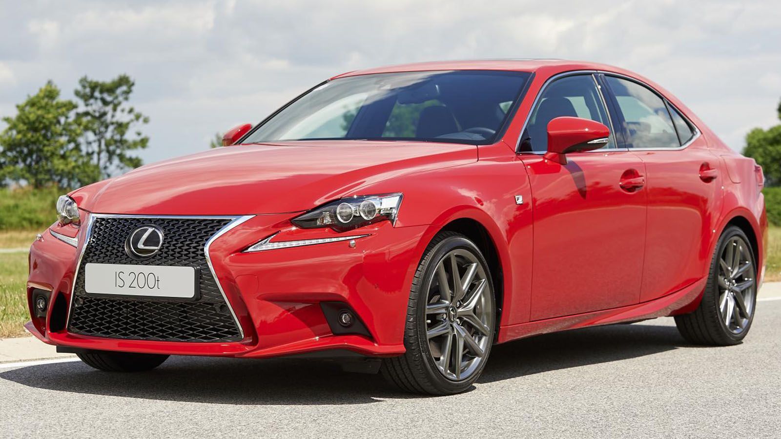 Το Lexus IS 2λιτρο