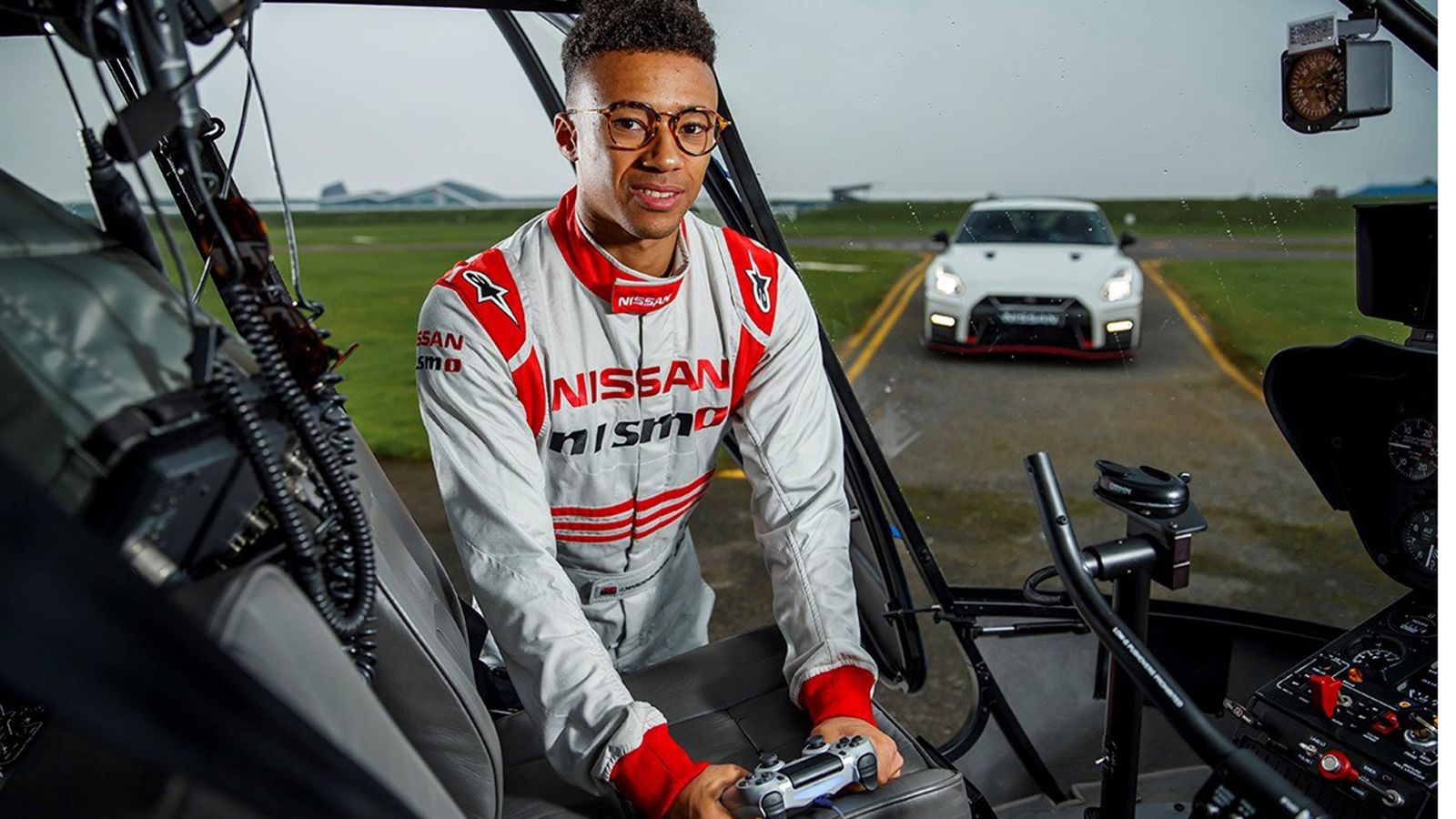 Ελέγχει το GT-R με χειριστήριο Playstation [video]