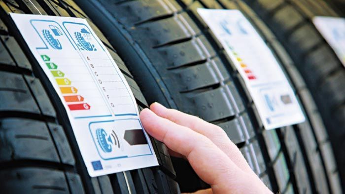 Στο εμπόριο, μπορούμε να βρούμε διάφορα είδη ελαστικών, τα οποία απευθύνονται σε παντός τύπου οχήματα, αλλά και ανάλογα με τις απαιτήσεις του καταναλω