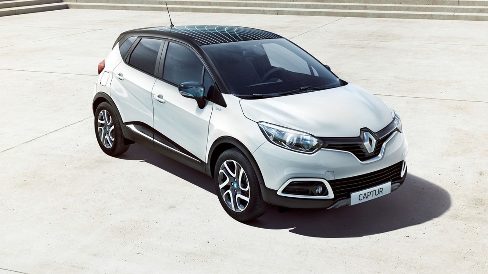 Η Renault, ορμώμενη από την εμπορική επιτυχία του Captur, παρουσιάζει τη σπέσιαλ έκδοση Wave, στην οποία το μικρό crossover αποκτά επιπλέον εξοπλισμό 