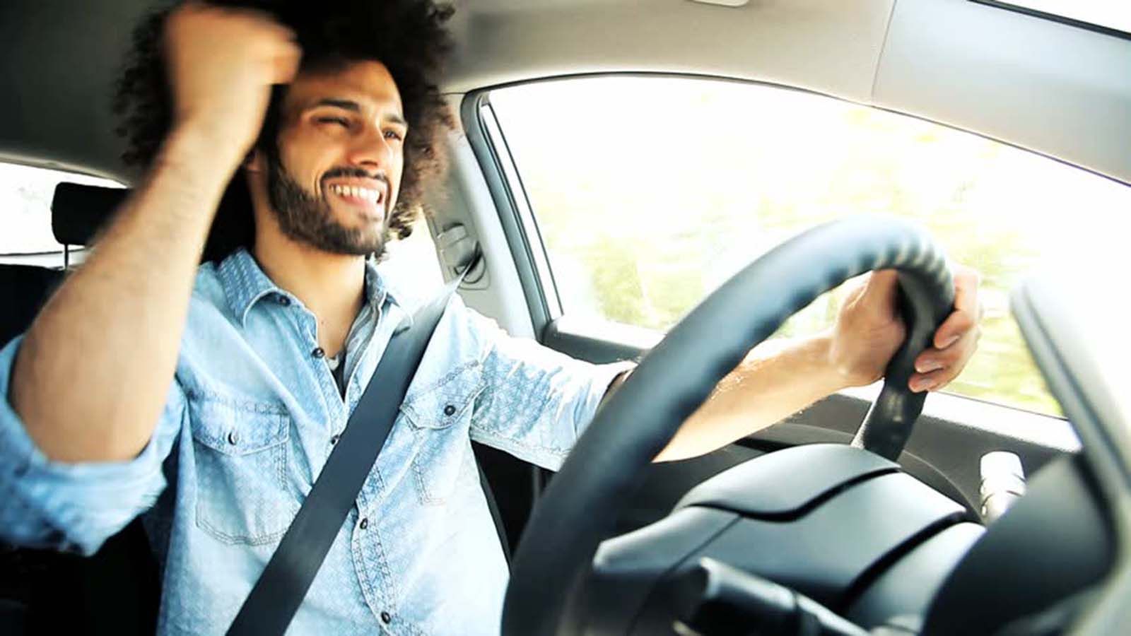 Πήρε κλήση γιατί τραγουδούσε!