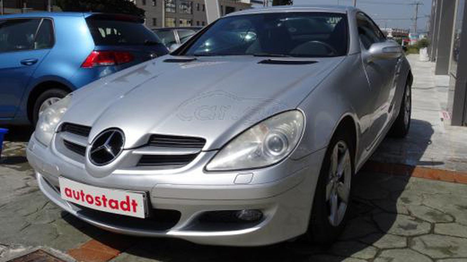 Η άψογη αυτή SLK αποτελεί μία εξαιρετική επιλογή για όποιον ενδιαφέρεται για ένα roadster με κύρος αλλά και χαμηλά πάγια έξοδα.