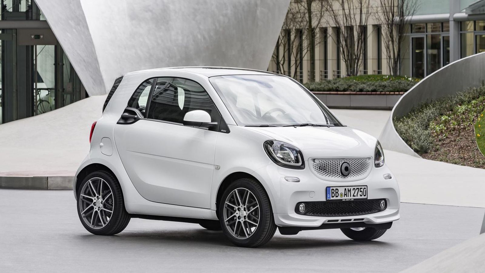 Ζάντες, προφυλακτήρες και λεπτομέρειες στο εσωτερικό κάνουν τη διαφορά στις εκδόσεις Brabus.	