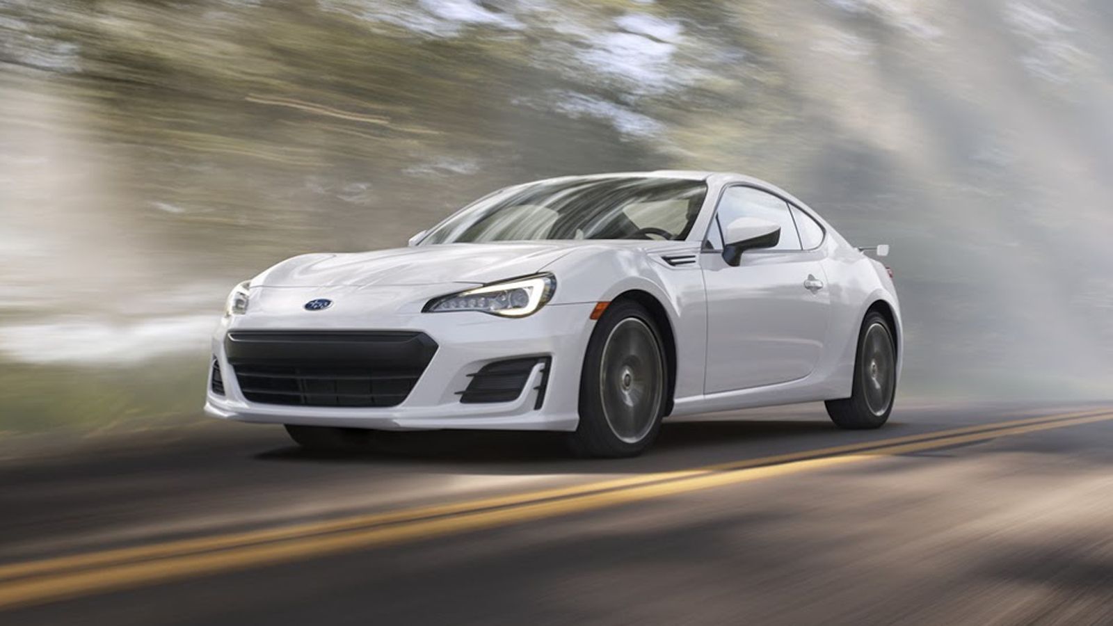 Πιο όμορφο, πλουσιότερα εξοπλισμένο, καλύτερα «στημένο» και ελαφρώς πιο δυνατό, εμφανίζεται το αναβαθμισμένο Subaru BRZ.