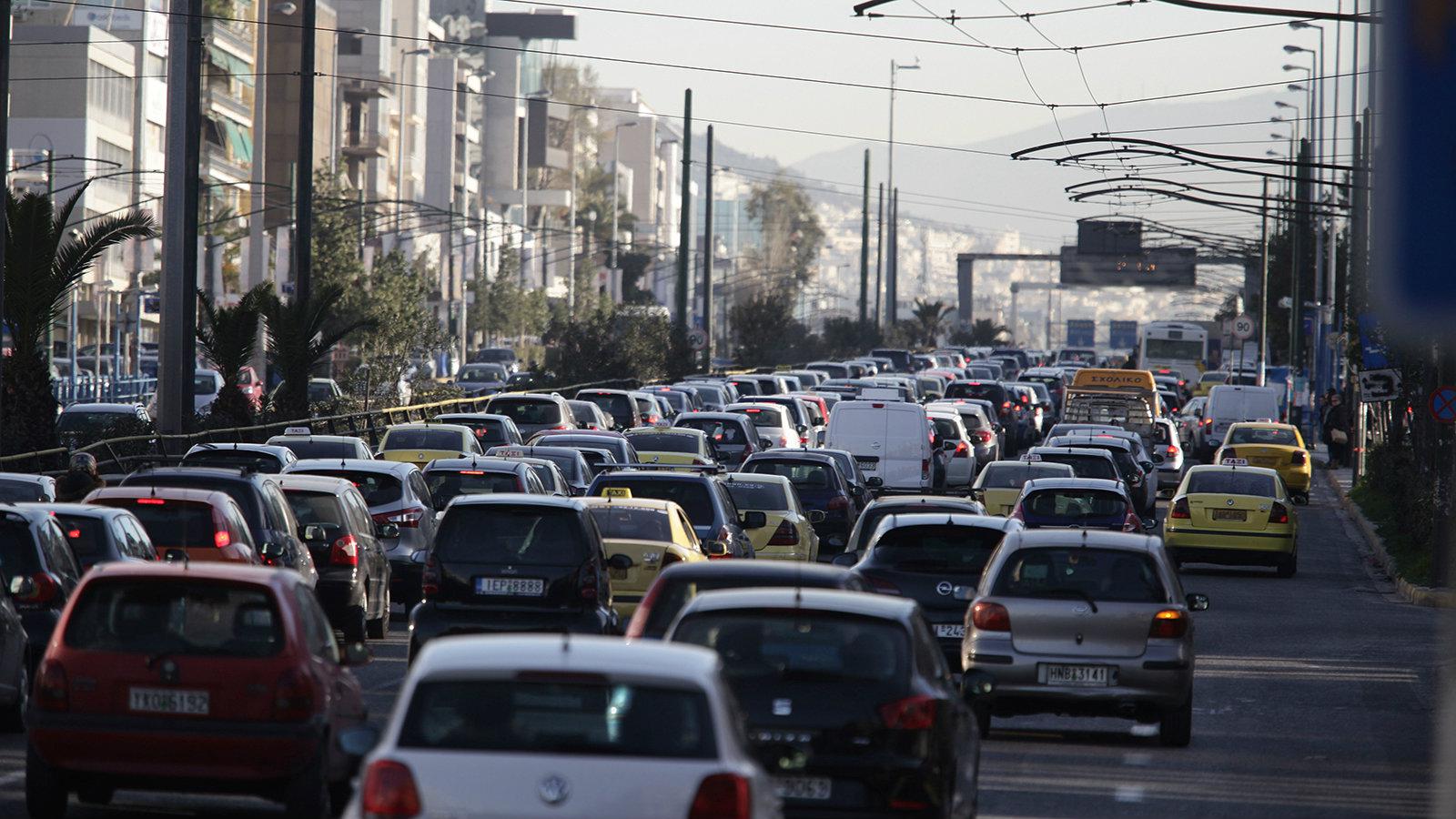 Εξετάζονται αλλαγές στα τέλη