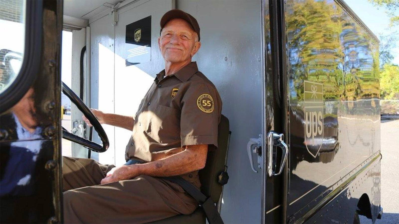 55 χρόνια κούριερ χωρίς ατύχημα. Απίστευτο ρεκόρ.