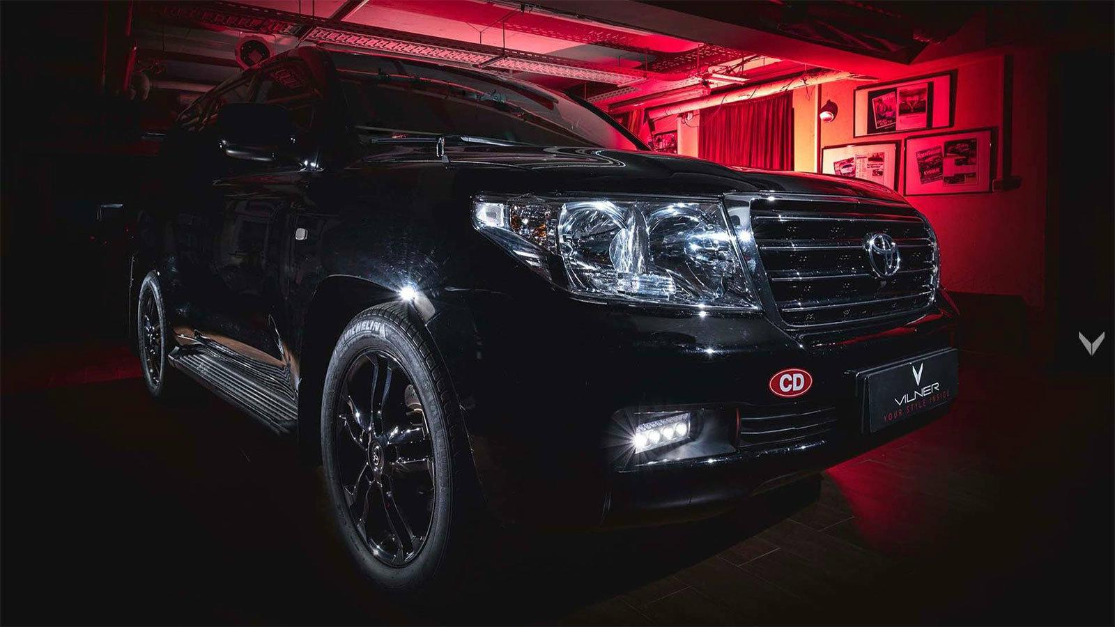 Νέα όψη έδωσε μια εταιρεία βελτιώσεων στο εσωτερικό ενός Toyota Land Cruiser.