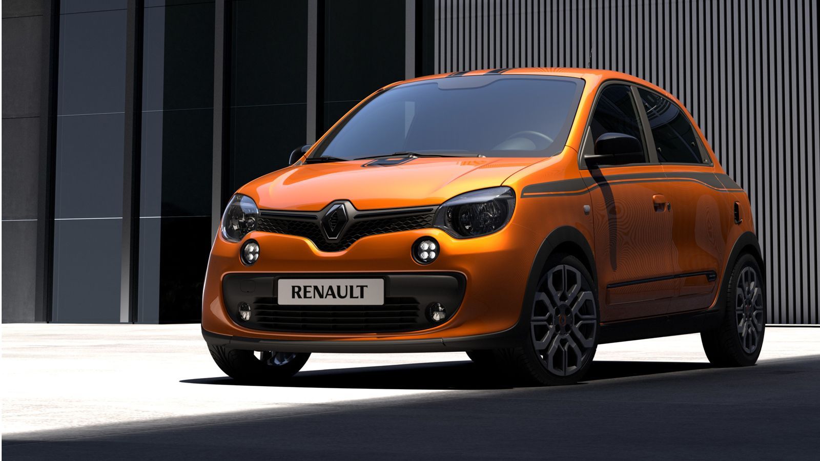 Οι άνθρωποι της Renault Sport μας παρουσιάζουν το Twingo GT των 110 ίππων, του οποίου η μορφή και το «στήσιμο» υπόσχονται οδηγικές συγκινήσεις.