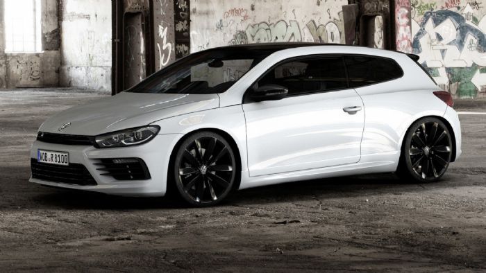 Το νέο VW Scirocco R Black Style, αντίθετα με ό,τι υποδηλώνει το όνομά του, δε διατίθεται σε μαύρο χρώμα, καθώς αυτό απαντάται στην οροφή, στους τροχο