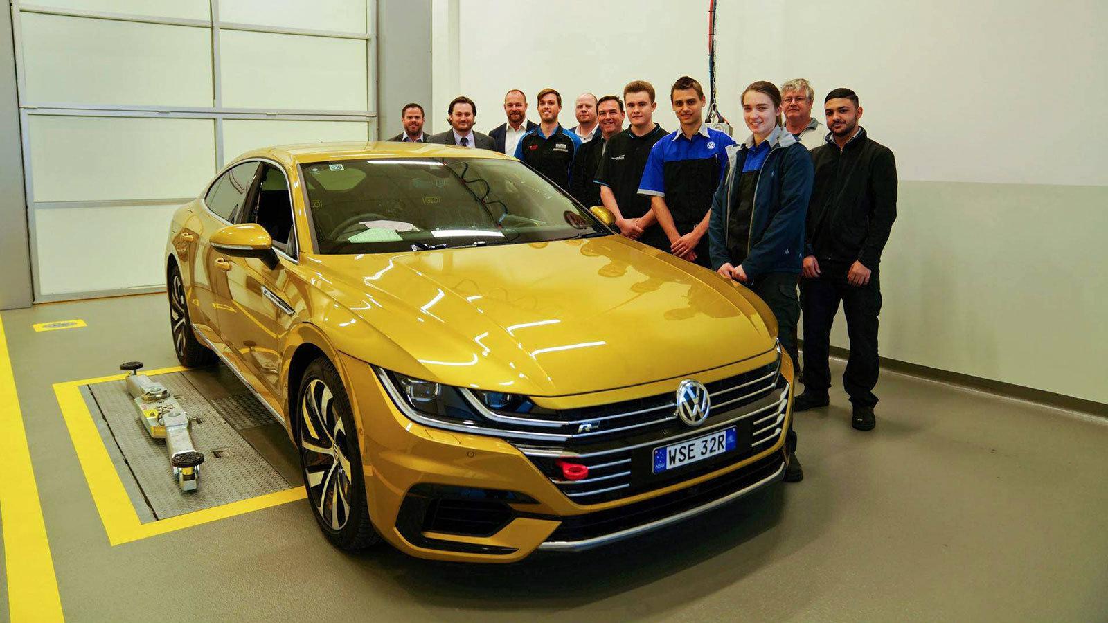 Το πιο γρήγορο Volkswagen Arteon στον κόσμο παρουσιάστηκε επίσημα και μάλιστα δεν πρόκειται για κάποιο έργο ενός βελτιωτικού οίκου, αλλά για ένα εργοσ