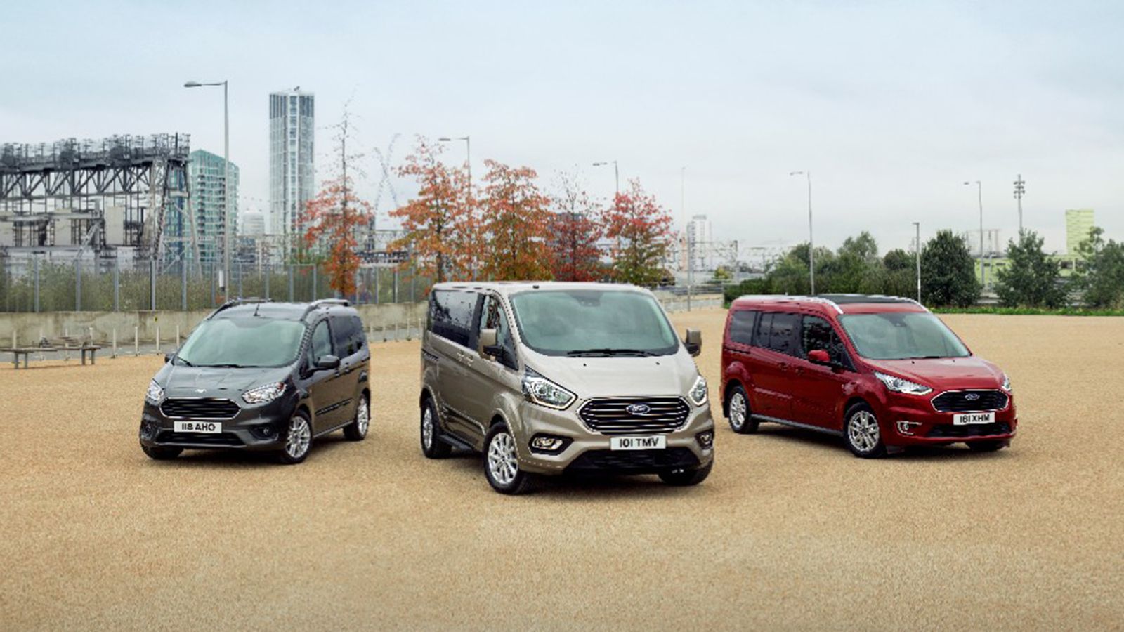 Σε πλήρη παράταξη,η νέα οικογένεια οχημάτων μεταφοράς προσωπικού Ford Tourneo.