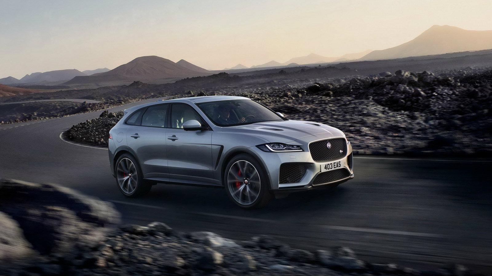 Κάτω από το καπό βρίσκεται ο υπερτροφοδοτούμενος V8 5,0 λίτρων κινητήρας της μάρκας με απόδοση 550 άλογα και 680 Νm ροπής.