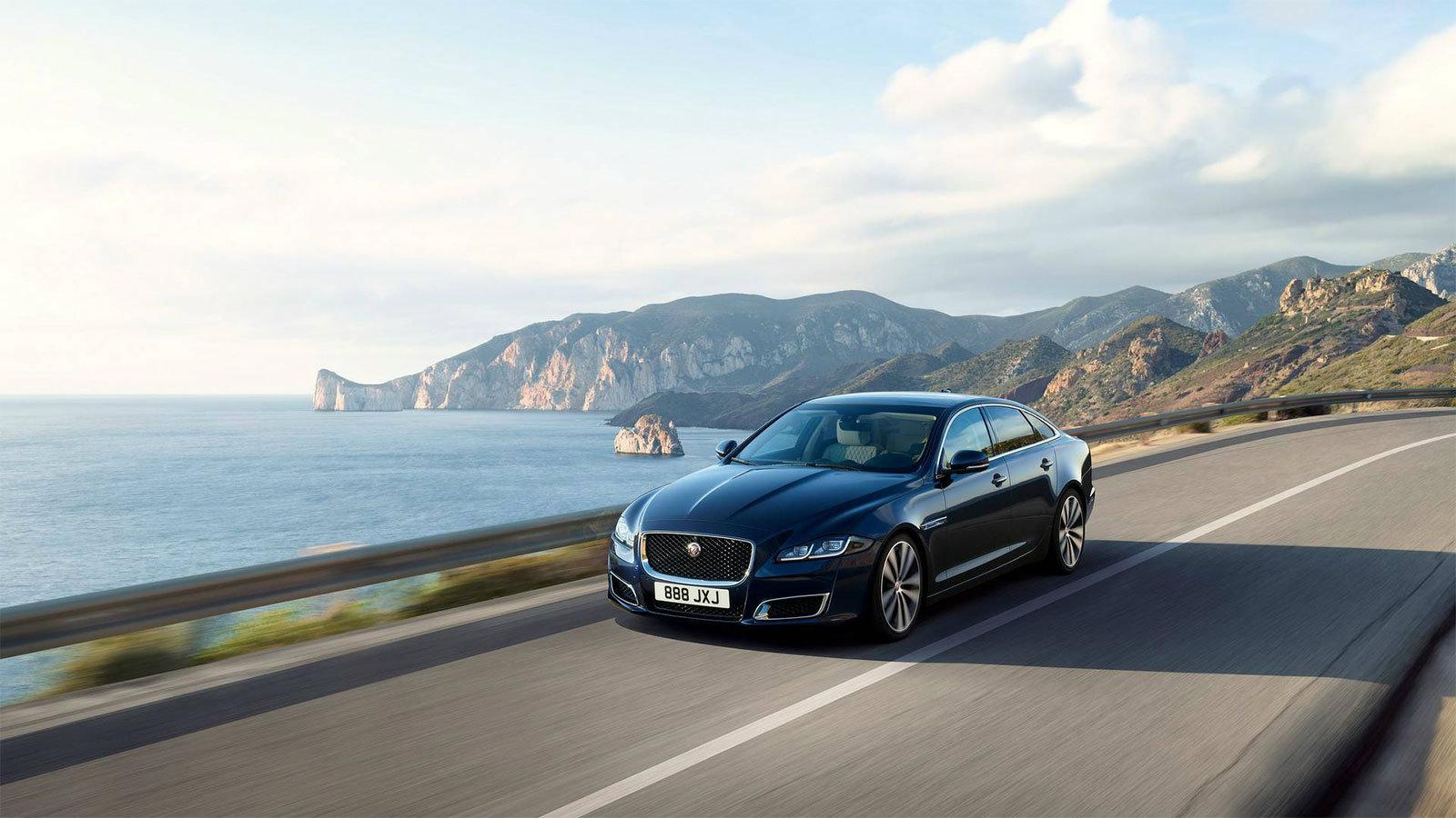 H Jaguar XJ50 σηματοδοτεί 50 χρόνια ζωής.