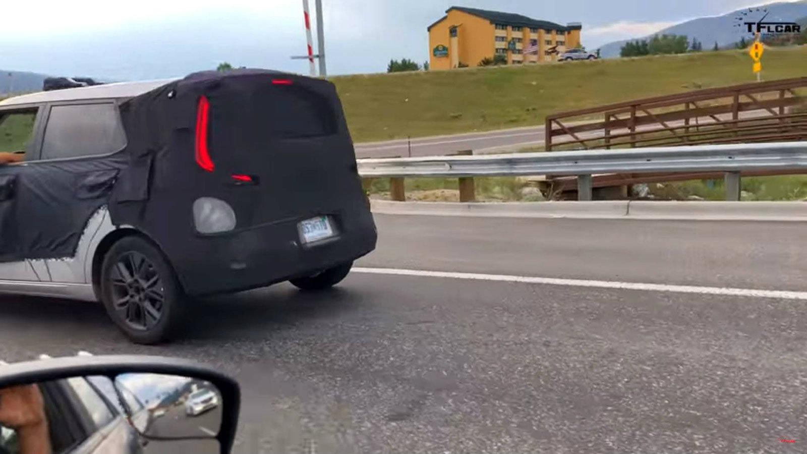 Μπορούμε να πάρουμε και μία γεύση από τον σχεδιασμό που έχουν τα φωτιστικά σώματα.