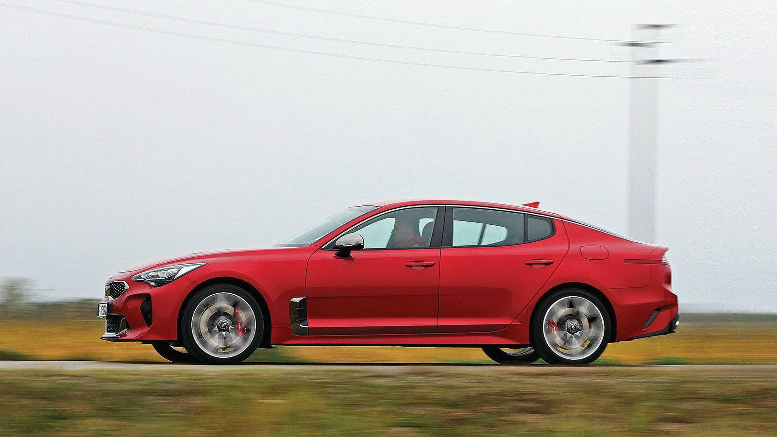 Ένα Gran Turismo από τα καλά. 4,83 μέτρα μήκος έχει το Stinger, ύψος 1,4 μέτρα, αλλά και πάλι μπορέι να φιλοξενήσει 4 ενήλικες. 