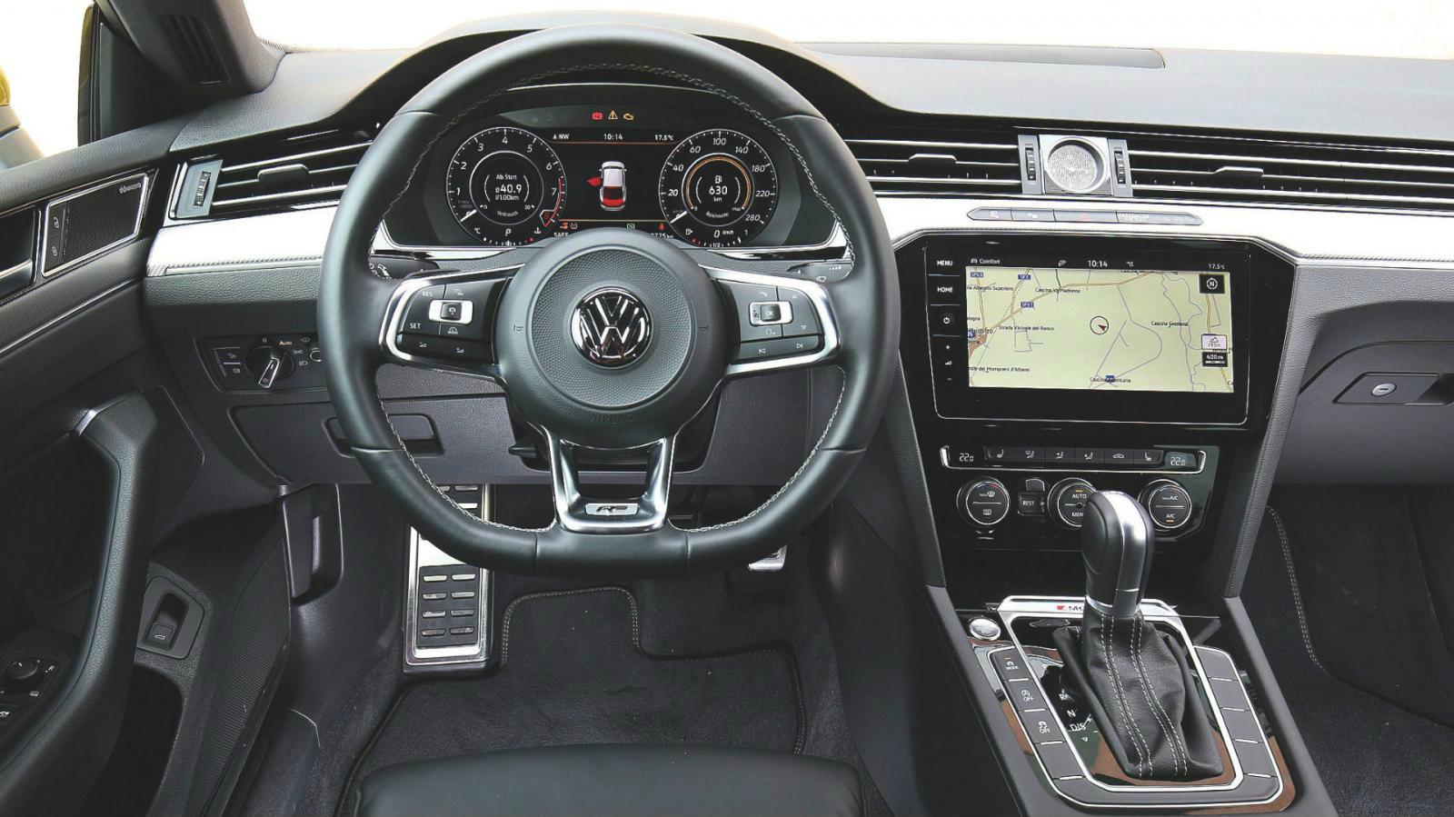 ¶κρως ποιοτική, ευρύχωρη, και πρακτική, η καμπίνα του Arteon.