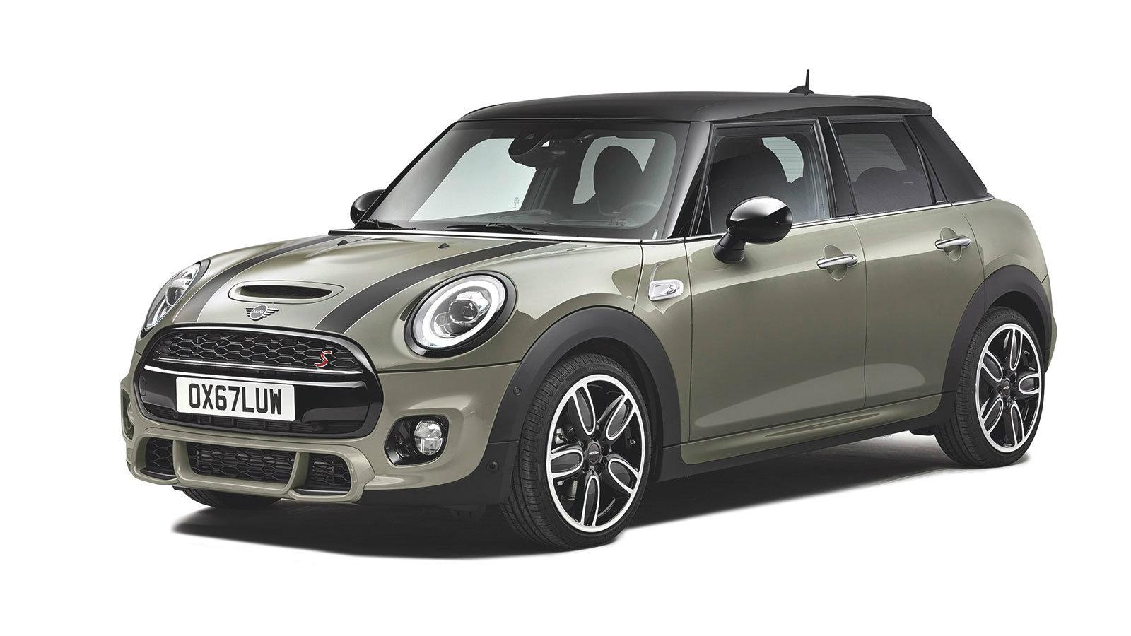 Εκτός από το cabrio ανανεώθηκαν τα τρίπορτα και πεντάπορτα. Από 102 ίππους το cabrio, από 75 τα hatchback.