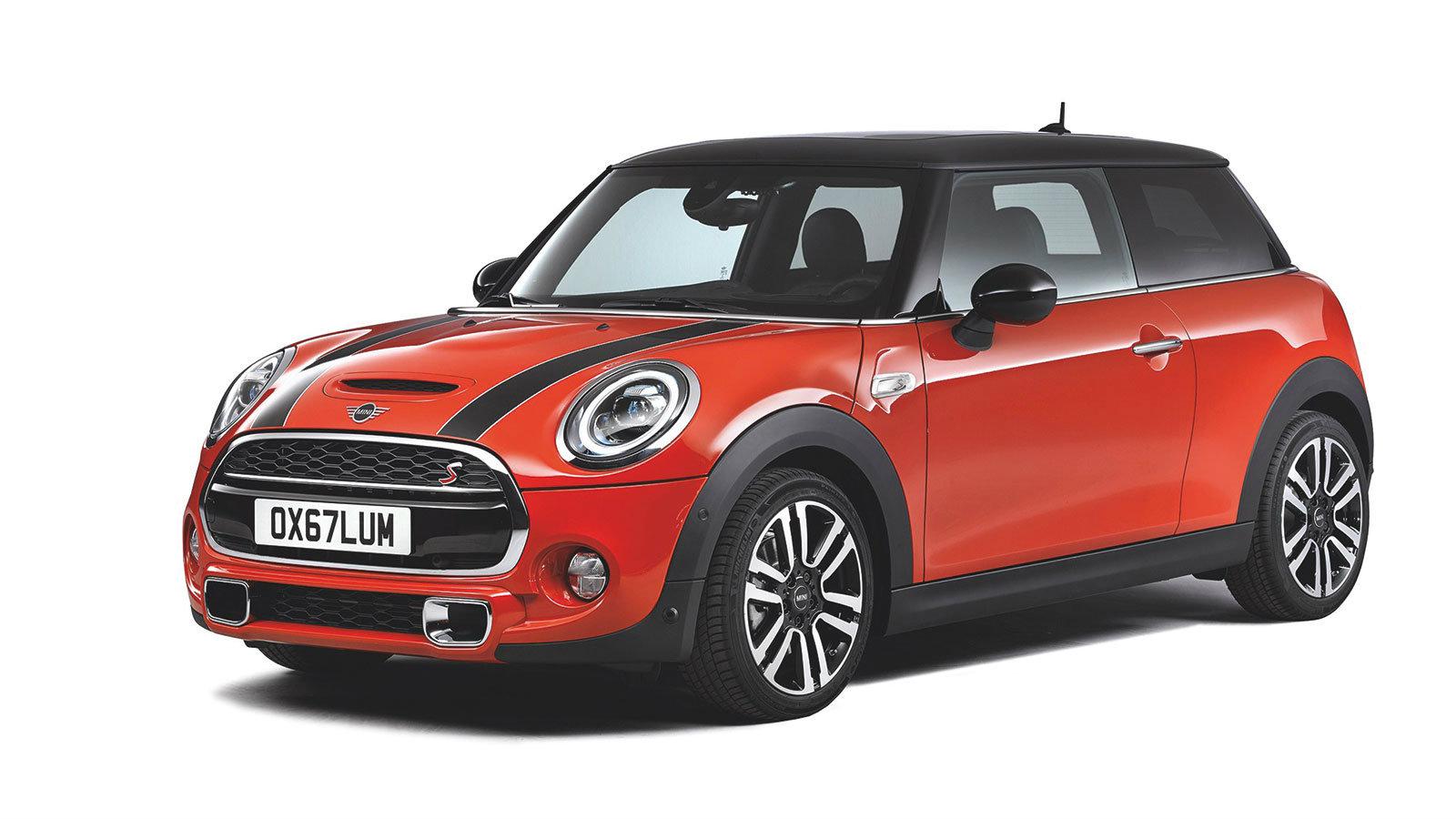 Εκτός από το cabrio ανανεώθηκαν τα τρίπορτα και πεντάπορτα. Από 102 ίππους το cabrio, από 75 τα hatchback.