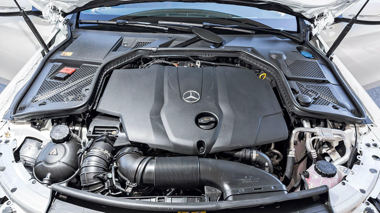 Μόνο χαμόγελα φέρνει ο κινητήρας ντίζελ. Όταν είναι κρύος ακούγεται το χαρακτηριστικό κροτάλισμα.