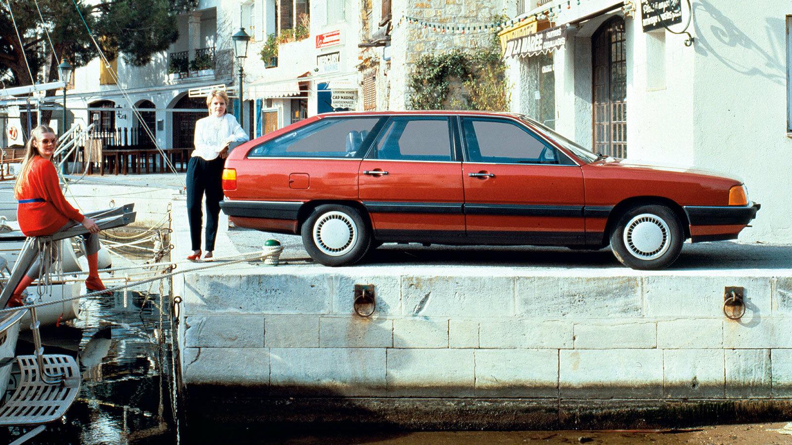 Το Audi 100 Avant (C3, 1983–91) από το οποίο εμπνεύστηκε την κλίση της οροφής. 