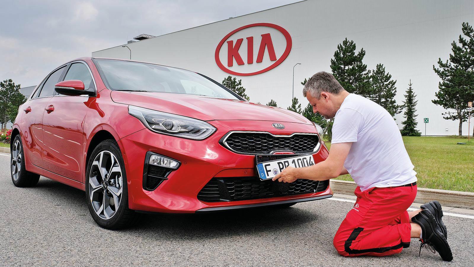 Τελευταίες πινελιές, δηλαδή τοποθέτηση πινακίδων και είμαστε έτοιμοι για αναχώρηση. 