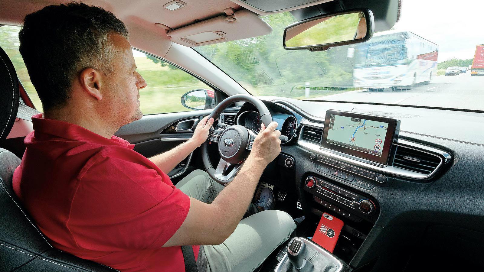 Από τη Σλοβακία στην Τσεχία. Το νέο Ceed είναι ένα πολύ καλό αυτοκίνητο για ταξίδια.