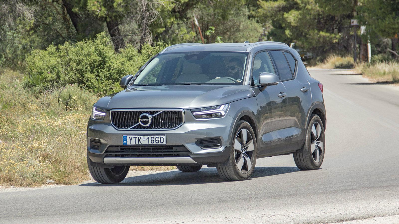 Οι τετραγωνισμένες επιφάνειες και τα φουτουριστικά σώματα εξασφαλίζουν ένα αρκετά δυναμικό μπροστινό μέρος.