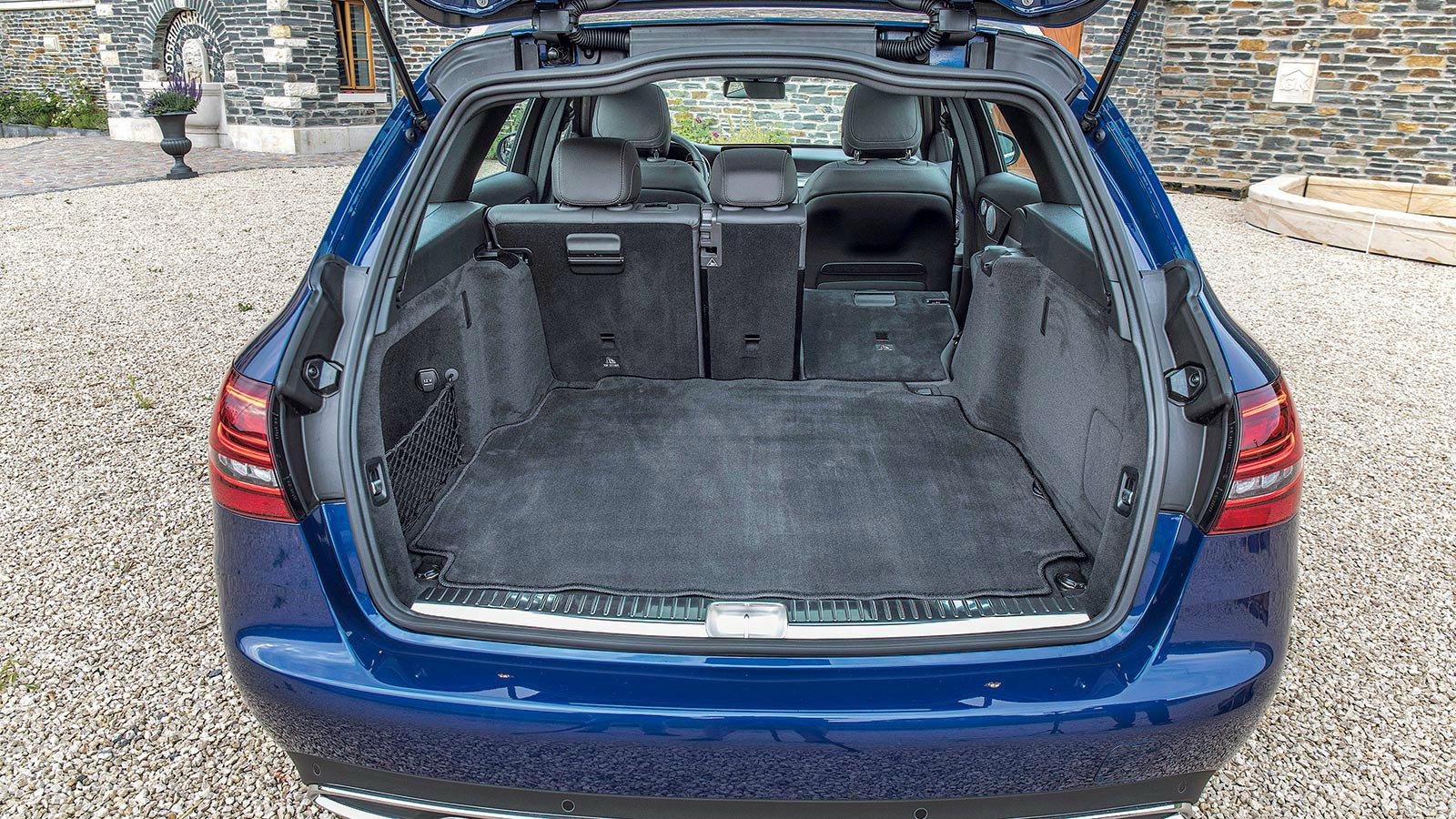 Ο χώρος αποσκευών παρέμεινε ως είχε (490- 1.510 λίτρα).