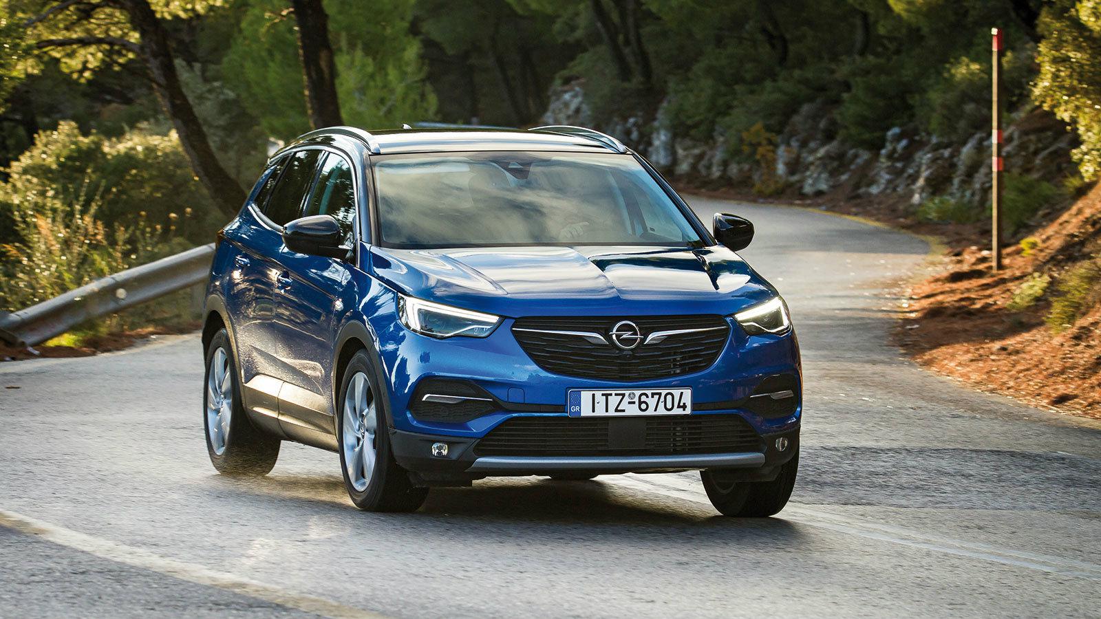 Όμορφο με δυνατό εκτόπισμα στο δρόμο.