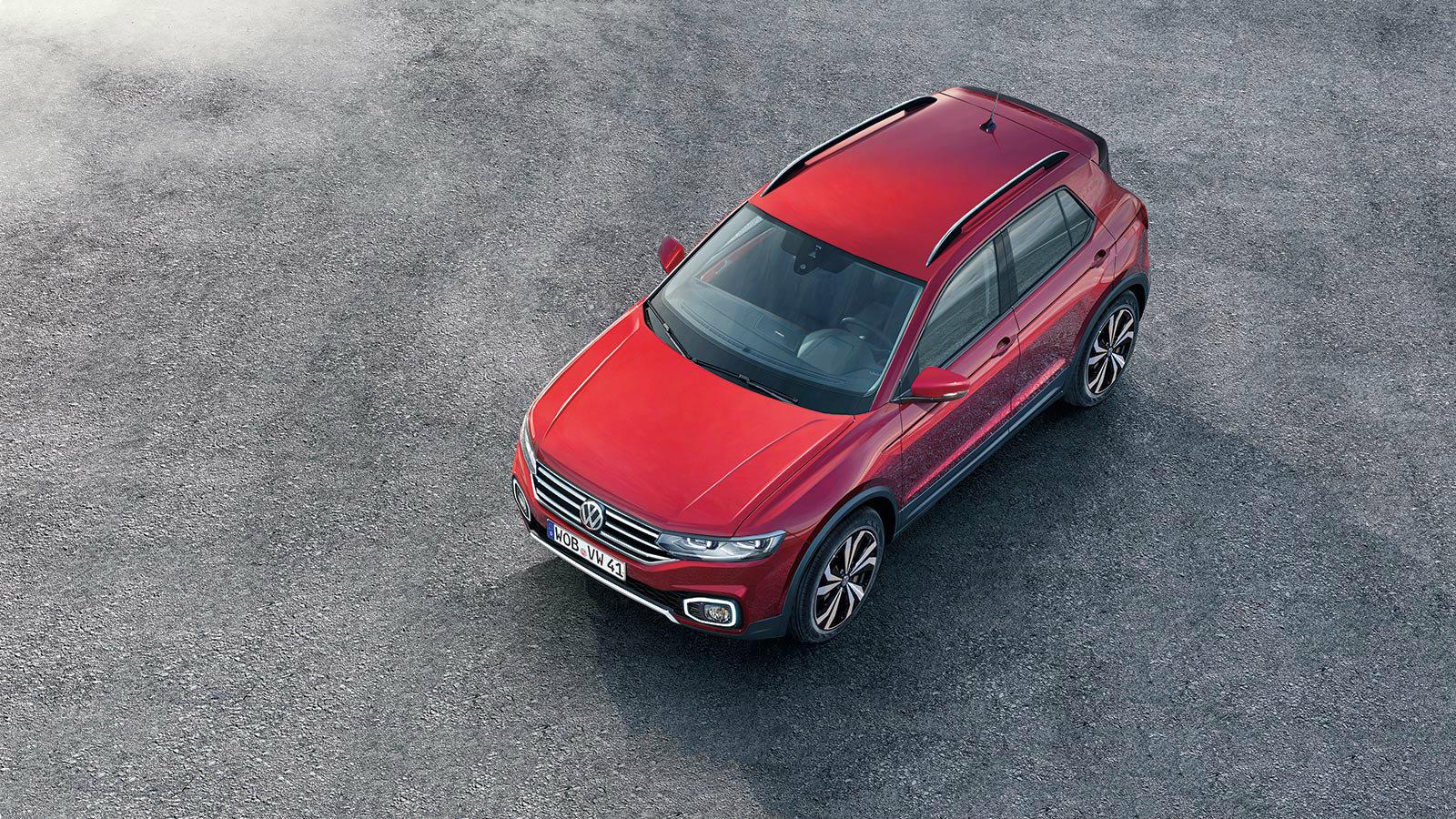 Η αποκάλυψη του T-Cross: Ευθύ όπως το Tiguan, ελάχιστα πιο μακρύ από ένα Polo. Στην Peugeot το αντίστοιχο μοντέλο είναι το 2008, ενώ στη Renault το Ca