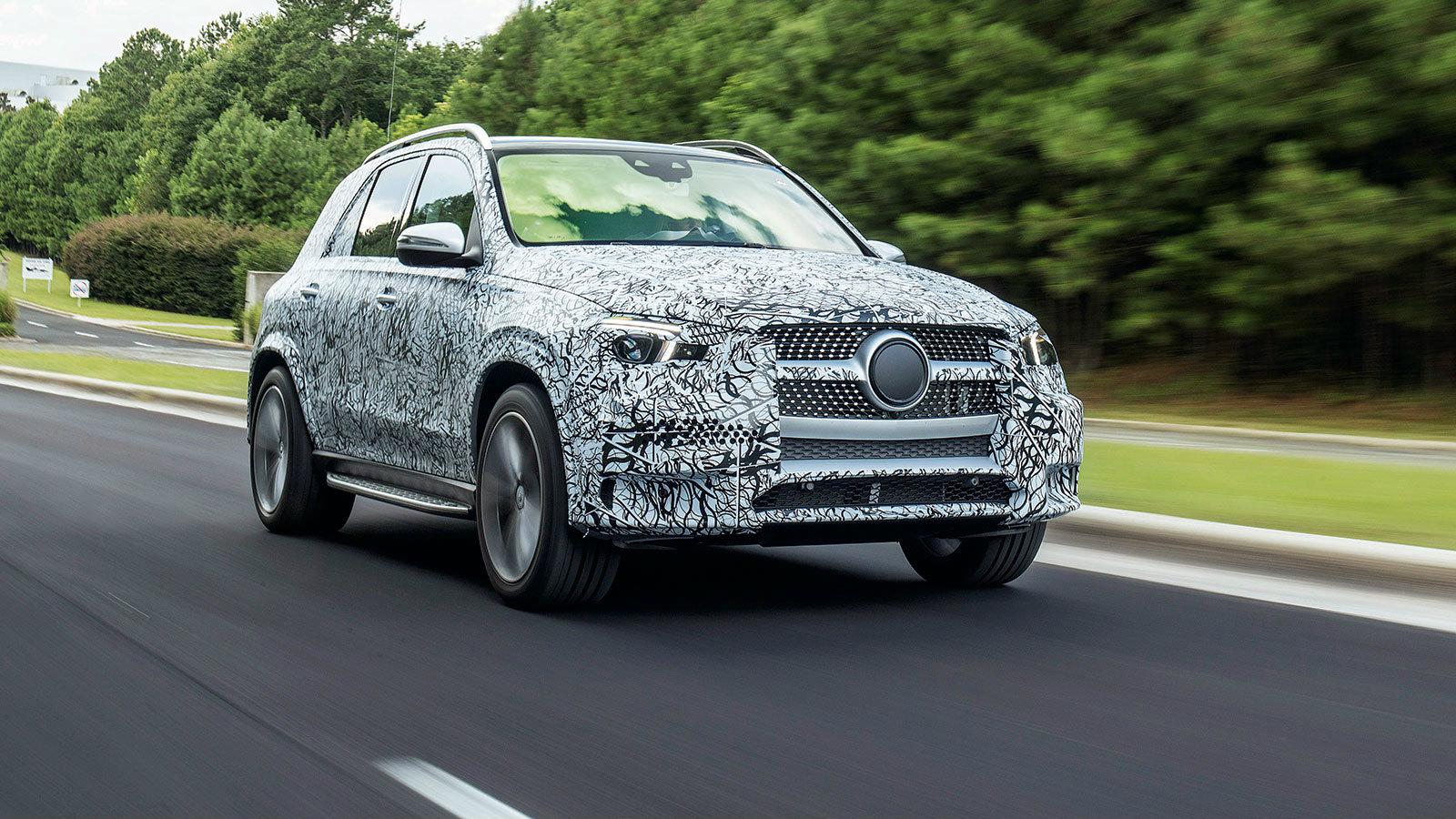 Η νέα GLE έχει μεγαλώσει αρκετά! Τα χαρακτηριστικά της: Μήκος 4924 χιλ (παλιό: 4804 χιλ), μεταξόνιο 2995 χιλ  (2915 χιλ), πλάτος 1947 χιλ (1926 χιλ), 