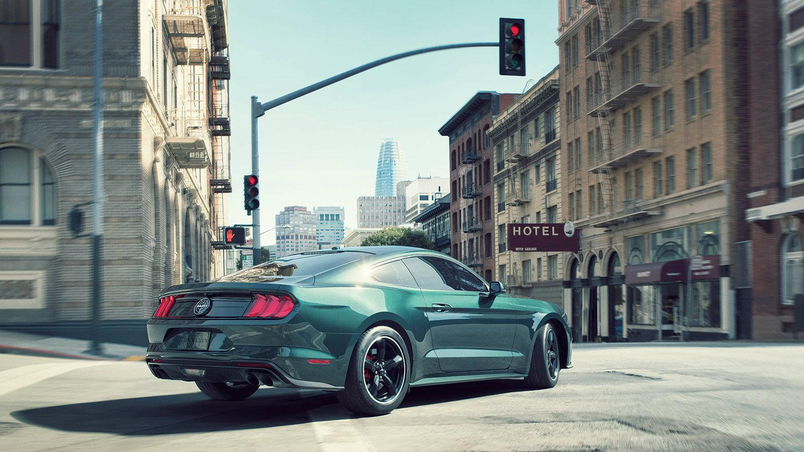 Λογότυπο Bullitt βρίσκουμε και στο πίσω μέρος του ειδικού μοντέλου.