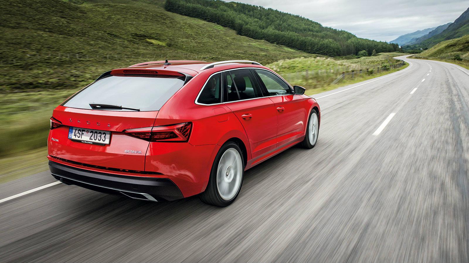 Octavia Combi - Στο νέο Combi, παρά την επίπεδή διάταξη του δαπέδου, στο πορτπαγκάζ θα χωρέσουν  τουλάχιστον 620 λίτρα αποσκευών. Ως συνήθως, προσφέρε