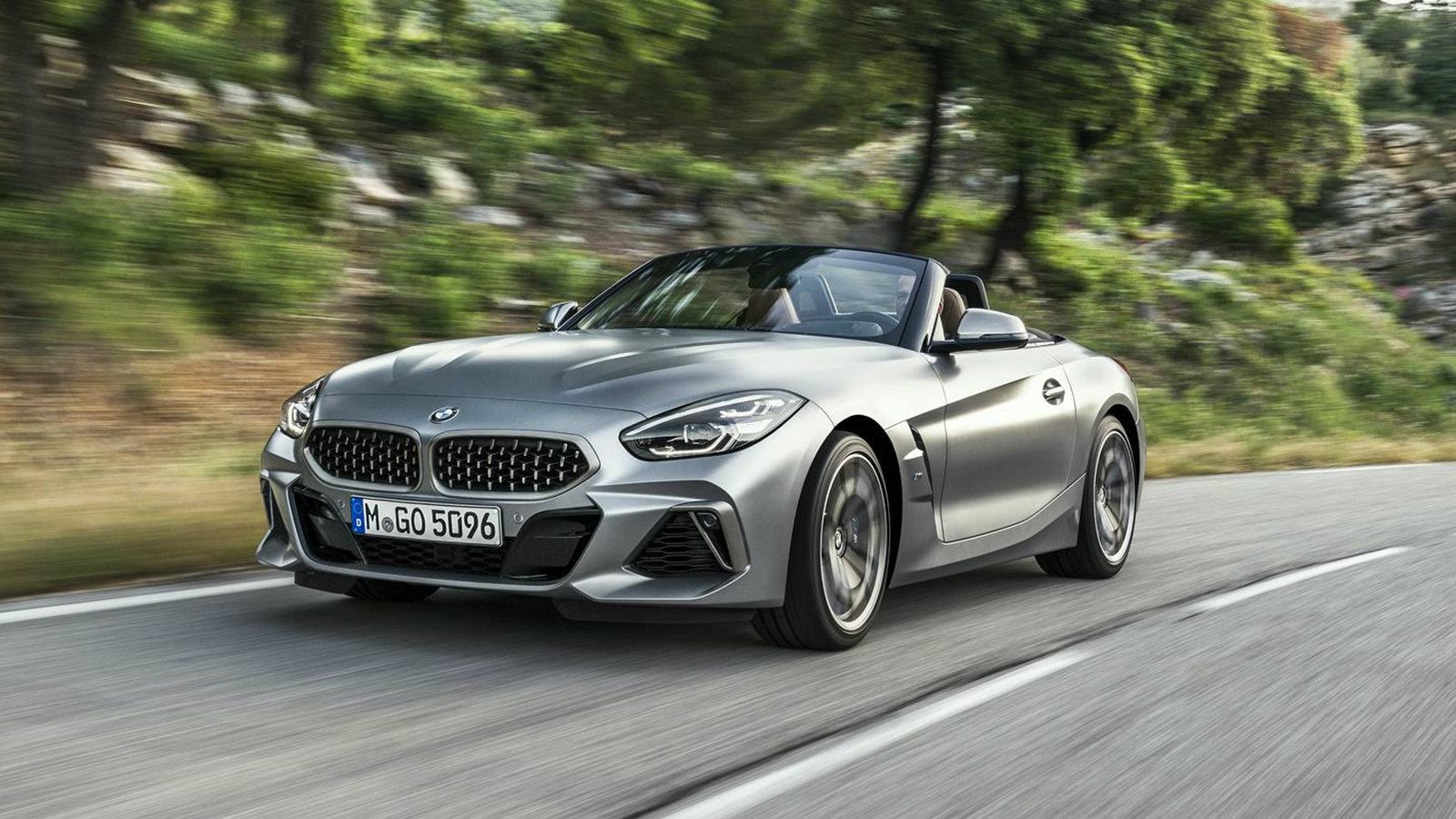 Ο σπορτίφ του χαρακτηκτήρας τονίζεται επιπλέον με τους μεγάλους αεραγωγούς που βρίσκονται στα χαμηλά στα δύο άκρα του προφυλακτήρα.