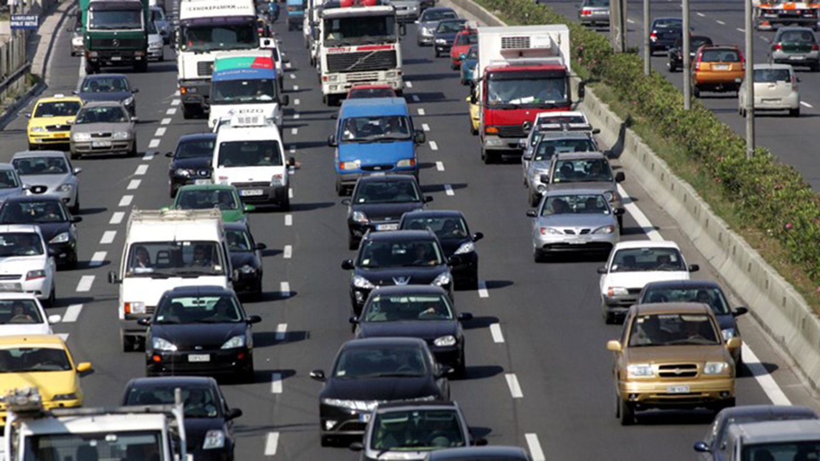 Στην Ελλάδα, η πρώτη θέση ανήκει στο Toyota Yaris με πωλήσεις 5.508 αυτοκινήτων.