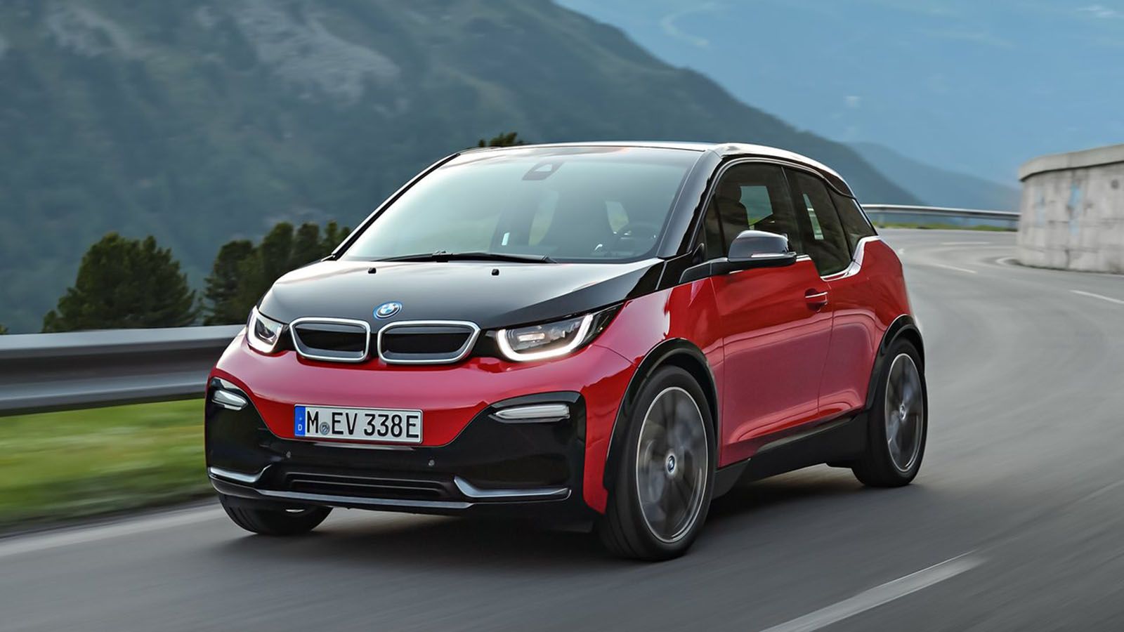 Ο επικεφαλής Ανάπτυξης της ΒΜW, κ. Klaus Frohlich δήλωσε πως οι προσδοκίες που έχουμε από την ηλεκτροκίνηση είναι υπερβολικές.