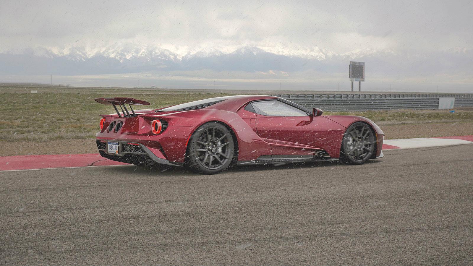 Εμφανισιακά μπορεί να συγκριθεί με οποιαδήποτε Ferrari