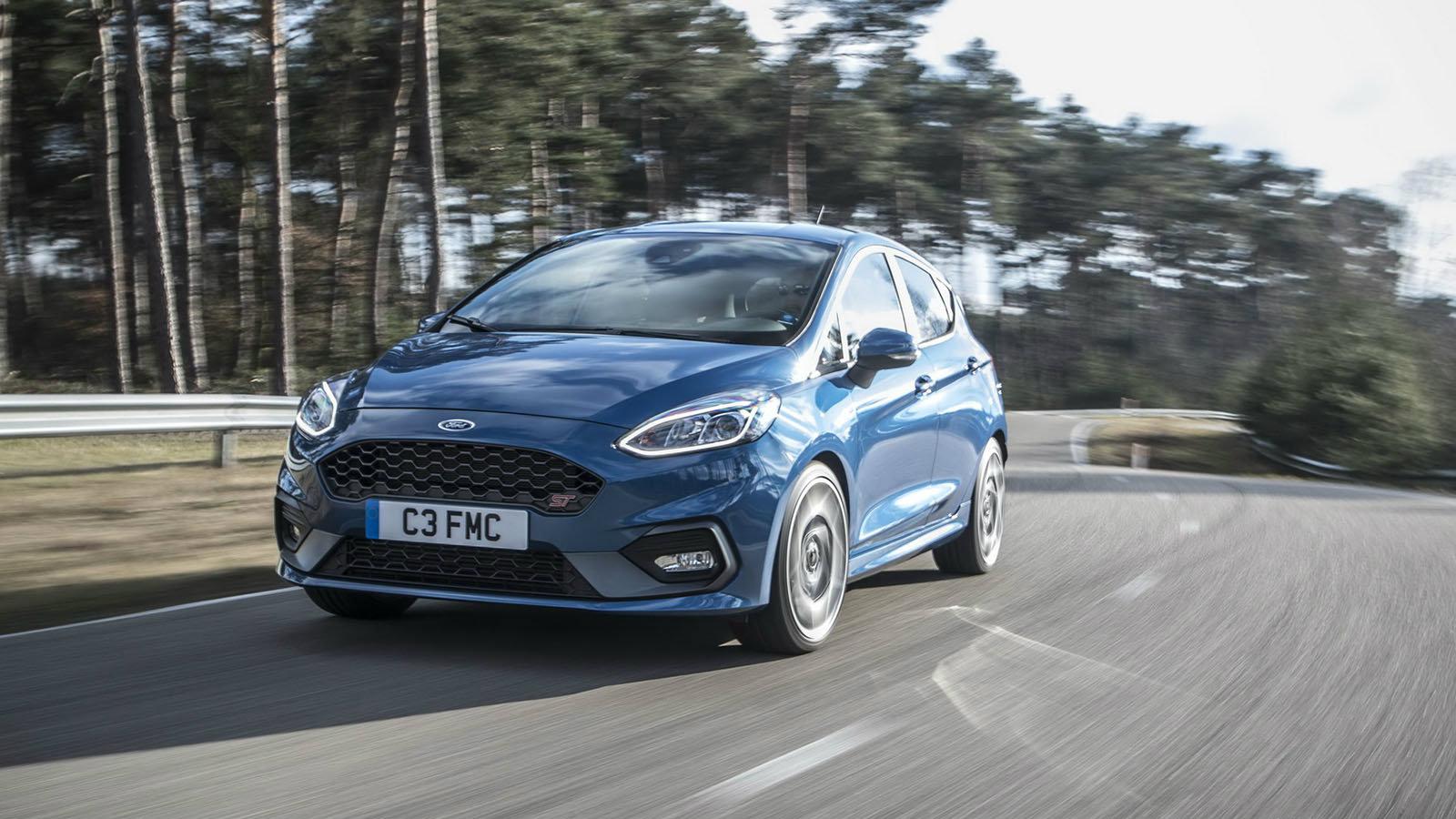 Για πρώτη φορά στο Fiesta ST, ο οδηγός θα μπορεί να επιλέξει ανάμεσα σε τρια modes οδήγησης Νοrmal, Sport και Τrack.
