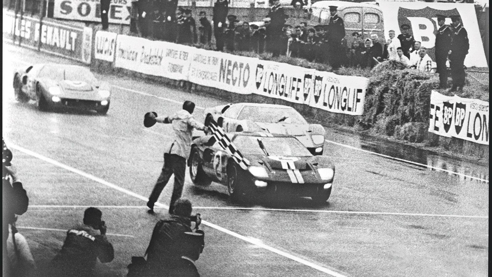 Το 1966 έτρεξε πρώτη φορά στο Le Mans
