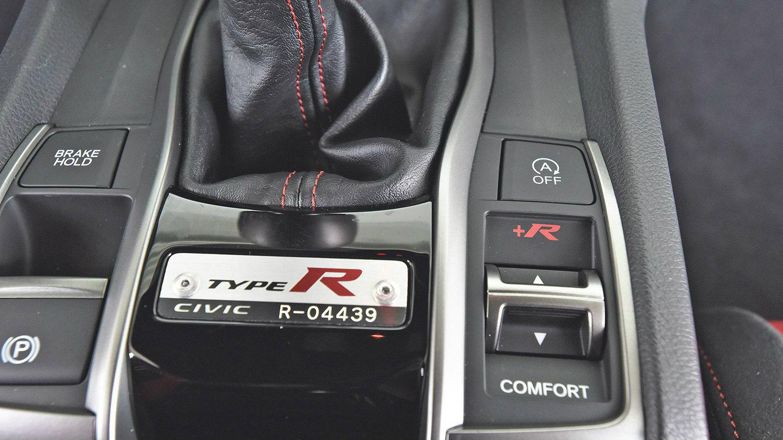 Συγκρίνουμε: Seat Leon Cupra 300 - Honda Civic Type R