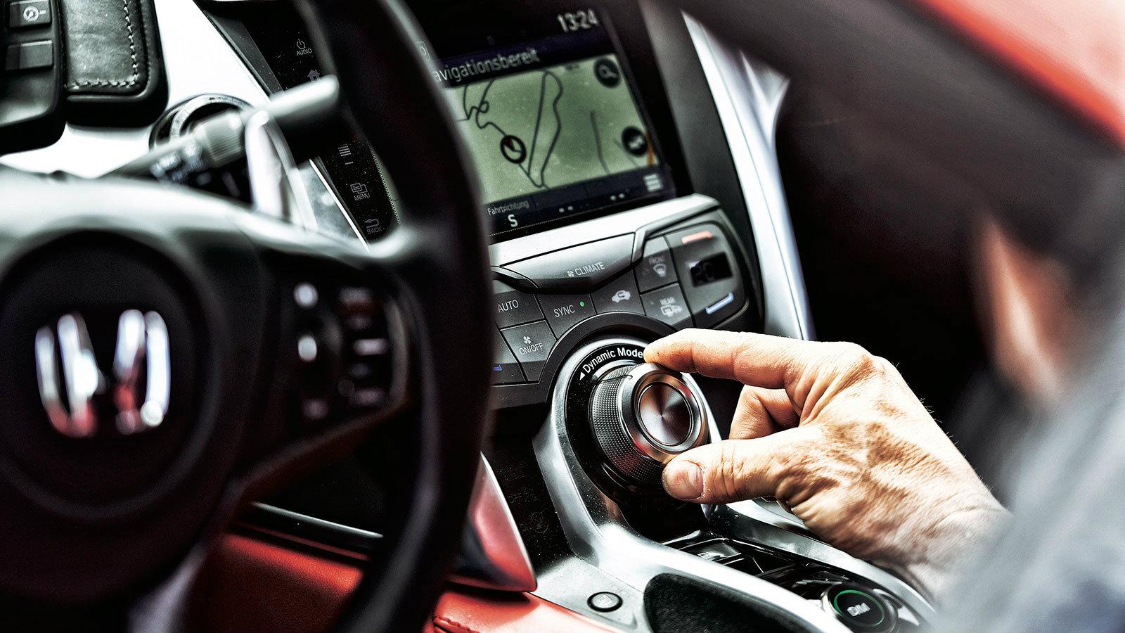 Αυτό το Honda να πυροβολεί! 