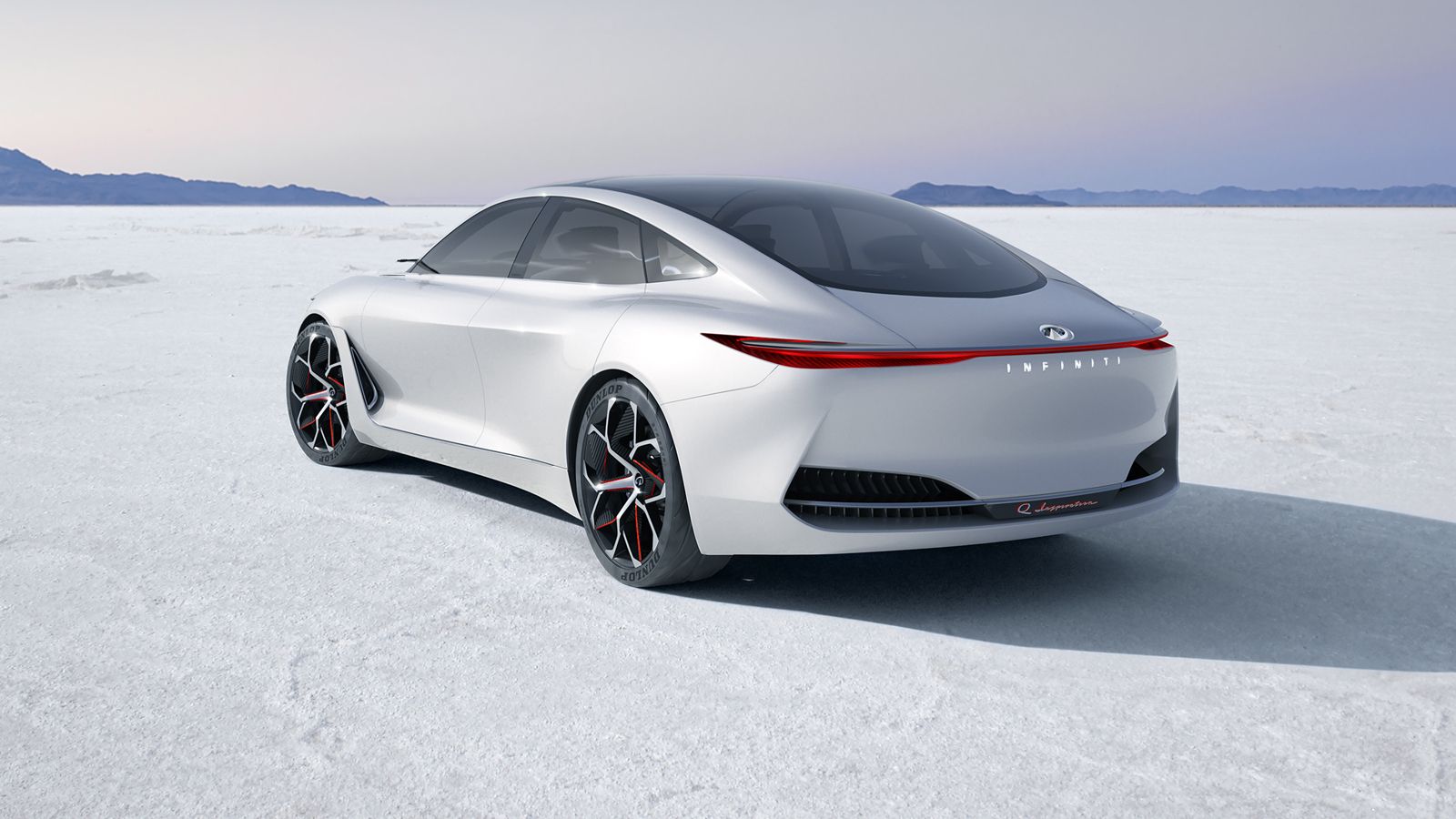 Ο επικεφαλής σχεδίασης της Infiniti, Karim Habib, είπε: «Θέλουμε να πάμε την παραδοσιακή σεντάν αρχιτεκτονική στο επόμενο στάδιο εξέλιξης.».